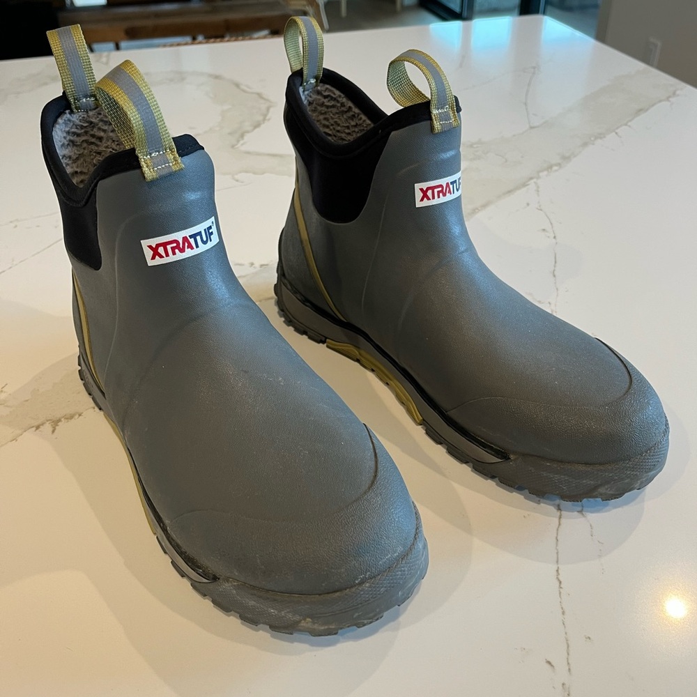 Xtratuf 6” lined, ice deck boots, size 11